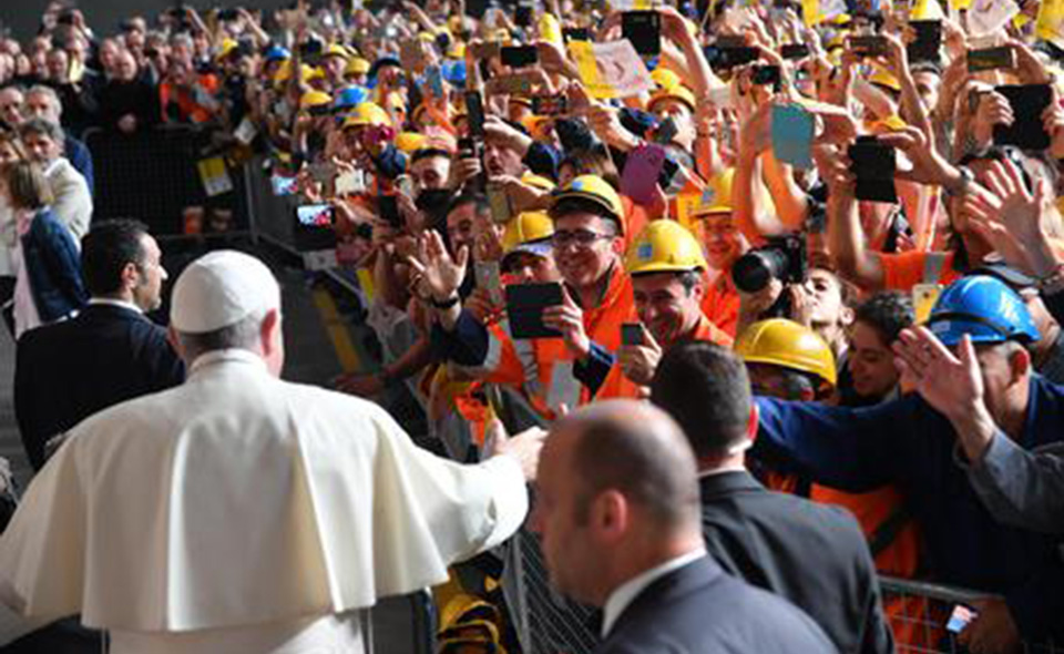 Papa Francesco visita l'Ilva di Genova