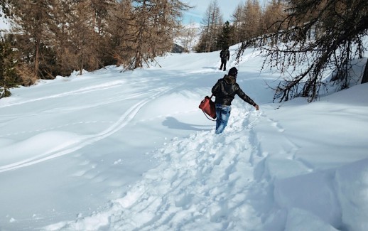 Alpi_Migranti_Neve1