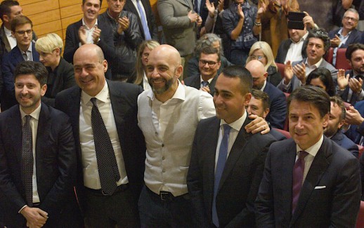 Foto Stefano Cavicchi - LaPressepolitica 25 10 2019 Narni - Terni Elezioni Regionali Umbria - Summit Pd e 5 StelleNella Foto:   Roberto Speranza , Nicola Zingaretti , Vincenzo Bianconi candidato PD e Movimento 5 Stelle Luigi DI Maio e Giuseppe Conte